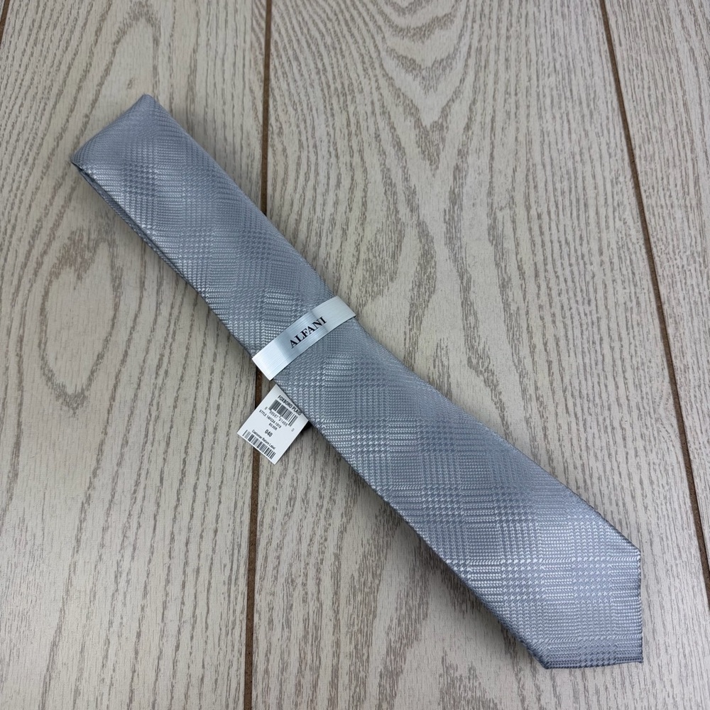 758 Alfani Men's Tie Foxboro Plaid 040 Silver $55 Polyester